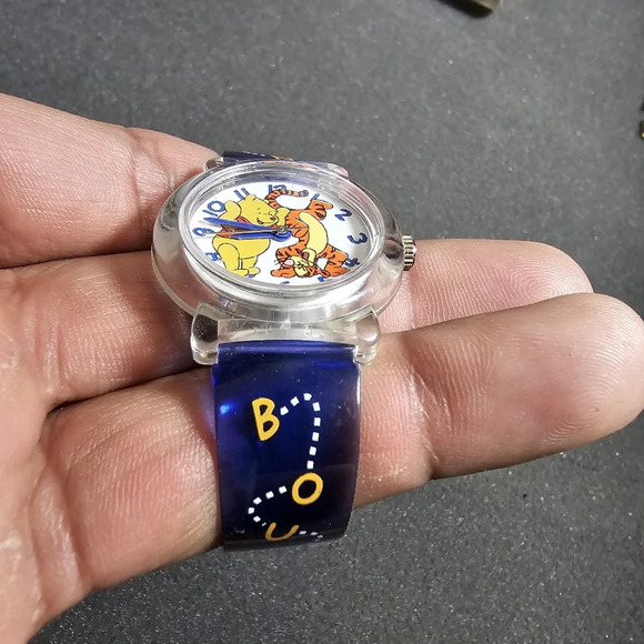 Timex Rewound Kids Winnie The Pooh Blue/Purple and White Quartz Watch Working F4 - Picture 9 of 9